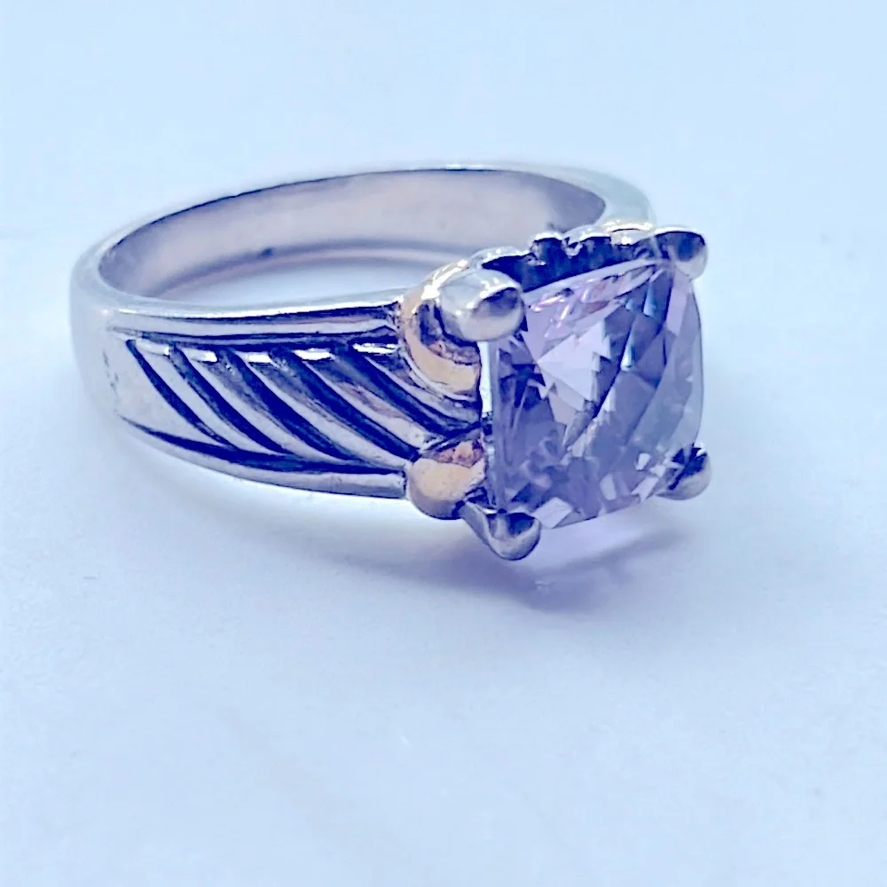 BJC 14k gold and sterling silver amethyst ring. 6.5 grams.